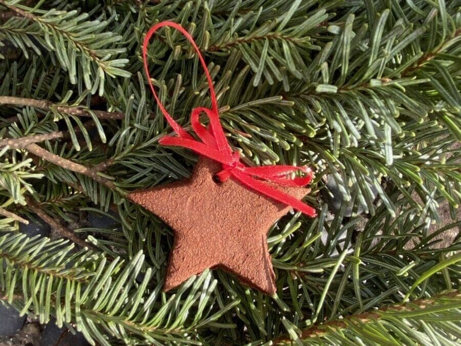 Yule Ornaments: Decorating with Scent